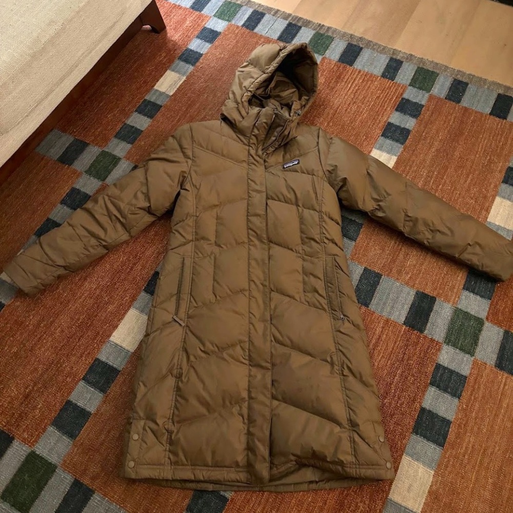 Patagonia Down With It Parka in Topsoil Brown (like new)